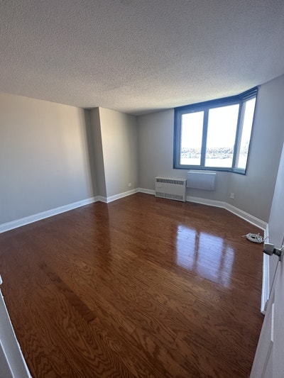 Spacious Private Bedroom in Furnished Apartment Main Photo