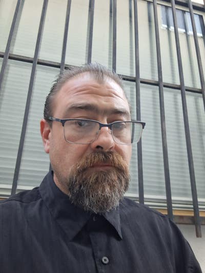 Reliable male needs a room in Van Nuys ASAP Main Photo