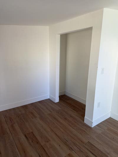 Private entrance utilities included  Main Photo