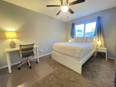 Furnished Bedroom with Workstation in FamilyFriend Main Photo