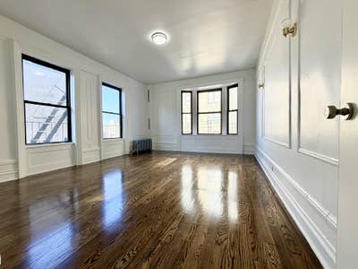 ✨ Spacious 5 Bed with W/D Perfect for Roommates✨ Main Photo