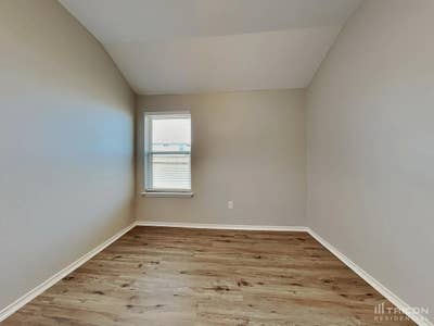 Room for Rent in Buda Main Photo