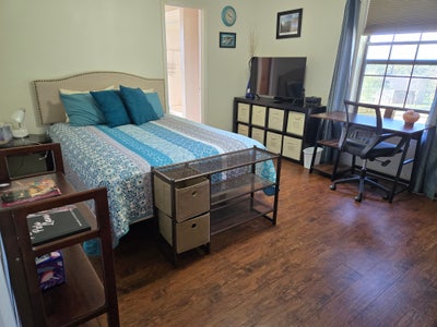 Shared home in the country, yet close in to Austin Main Photo