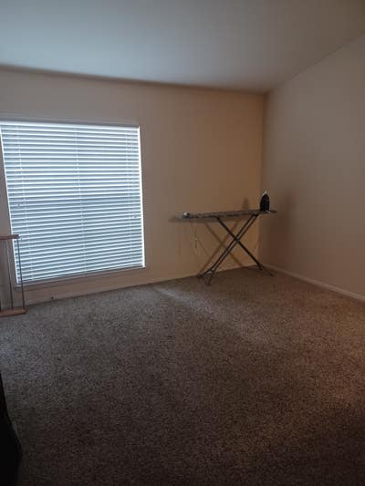 $500 a month room for rent. Main Photo