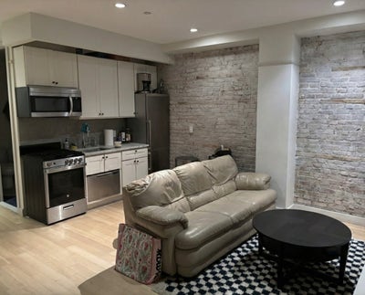 East Village Bedroom with Private Bath Near L Trai Main Photo