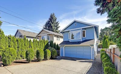 Sunny Upstairs Room in Quiet 4BR Home Main Photo