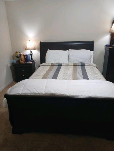 Master bedroom suite fully furnished Main Photo