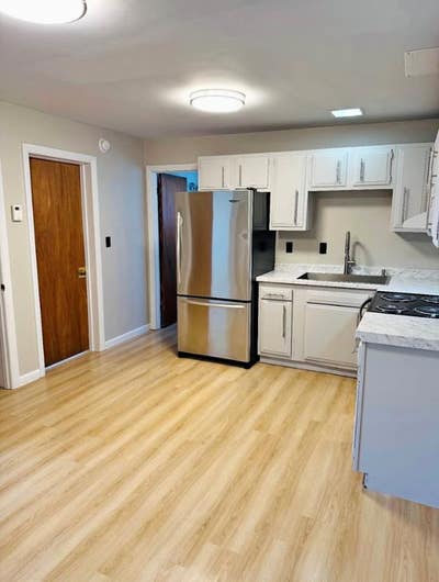 Newly Renovated _Bedroom Apartment in the Heart of Main Photo