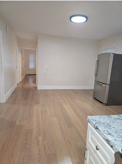 Brand new unit! Room for rent! Private rooms!! Main Photo