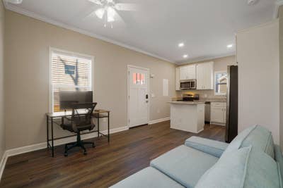 Entire Home  Detached Bd Ba in Grove Park. Close T Main Photo