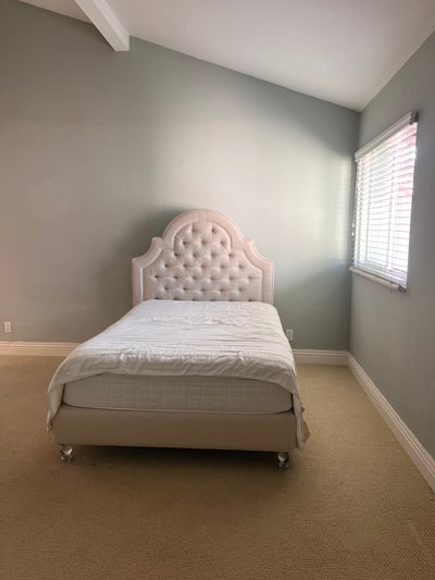 Female Roommate Wanted – Palisades Highlands Main Photo