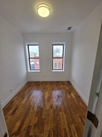 Roommate Wanted!! Main Photo