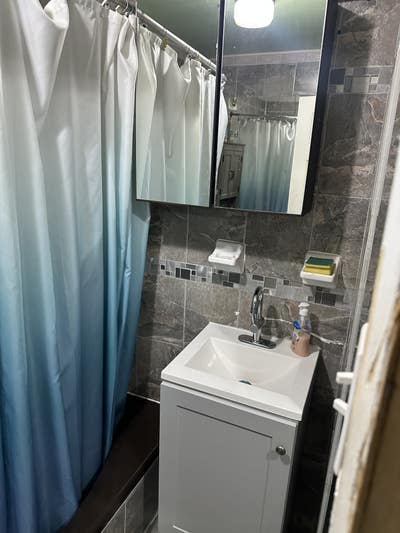 1 block from woodside 7 train station  Main Photo