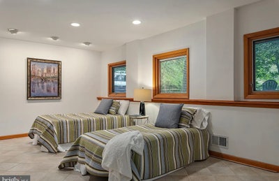 Short Term Rental Available Immediately  Main Photo