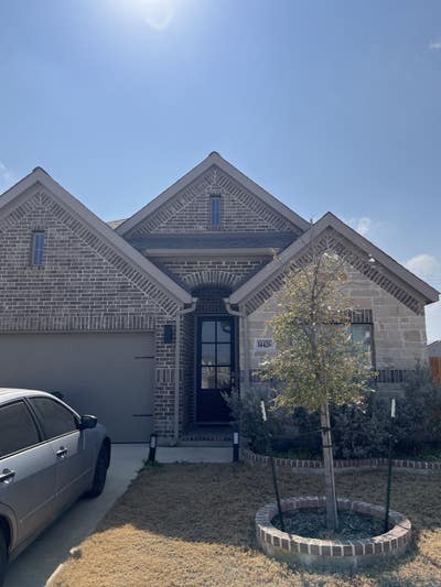 Looking for a roommate Main Photo