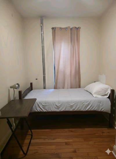 Room for rent  Main Photo