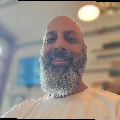 Professional Male | Quiet & Reliable | Working  Main Photo