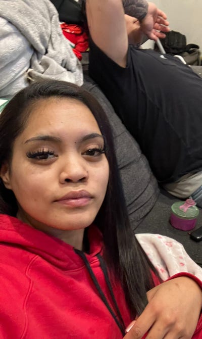 Reliable 24 year old female looking for a room Main Photo