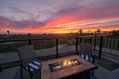Beachfront Room! (Huntington Beach) Main Photo