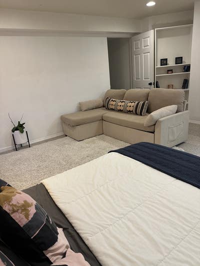 Studio for renting at Aurora  Main Photo