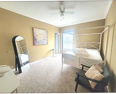 Queen Canopy, Utilities, WiFi, Pool Main Photo