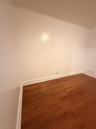 Spacious room available  Main Photo