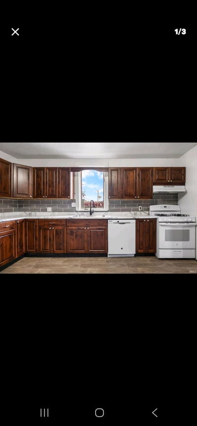 Large bedroom upstairs  Main Photo