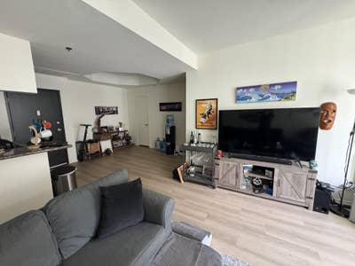 Spare room in 2 bedroom apartment in Sherman Oaks Main Photo