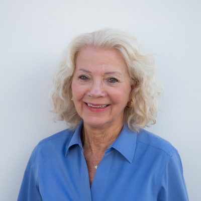 Reliable woman looking for room in Laguna Beach Main Photo