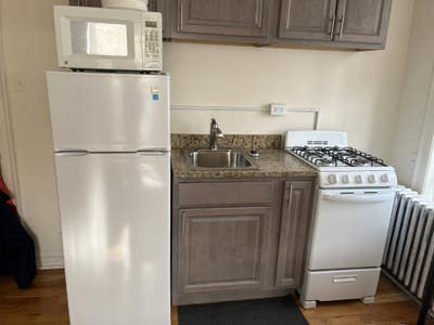 Studio available for nearly 4-month sublease  Main Photo