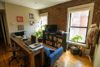 Stunning Sunny 2BR Apt! Gym, roof-deck! Main Photo