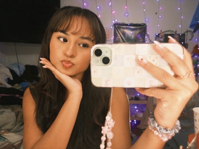 Female student looking for Santa Ana room Main Photo