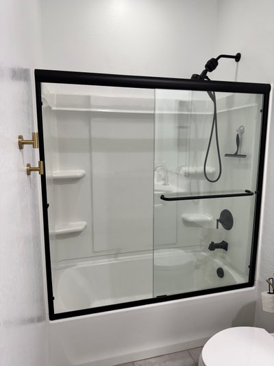 Private room w/own bathroom Main Photo