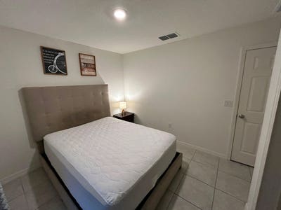 Room for rent Main Photo