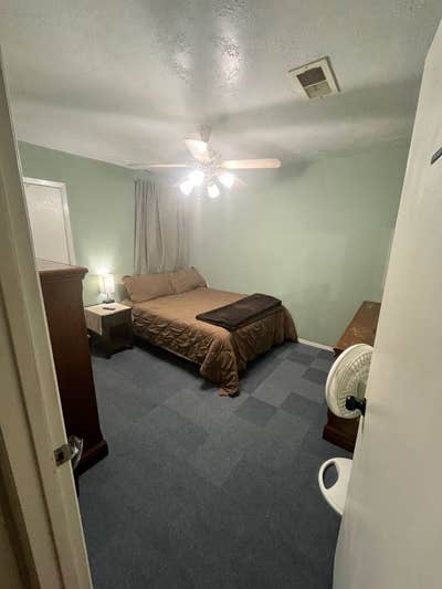 Furnished Room / All Bills Paid / No Deposit Main Photo