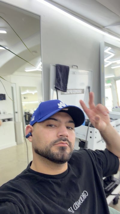 Male 28 looking for Woodland Hills room now Main Photo