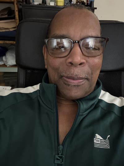 I'm pretty quiet and private. But sociable an... Main Photo