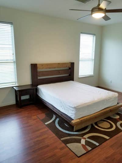 Room for Rent  Main Photo