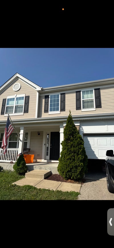 Looking for two roomates to rent out two rooms Main Photo