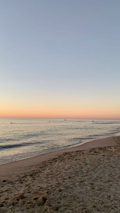 Female student looking for a room in Sawtelle Main Photo