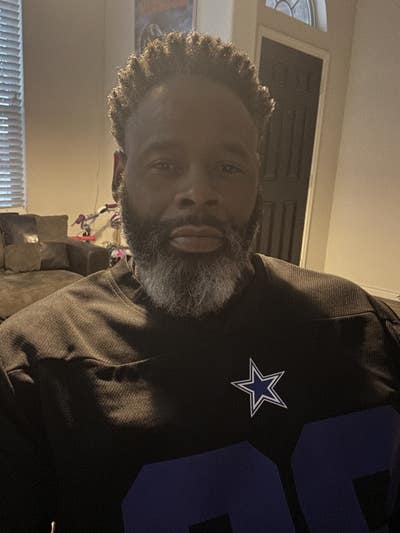 Professional Male seeks a small or large room Main Photo