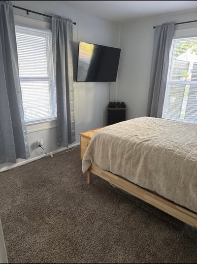 Room For Rent Near Eastside  Main Photo