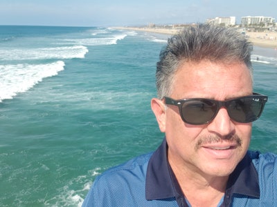 Professional Male seeks a small or large room Main Photo