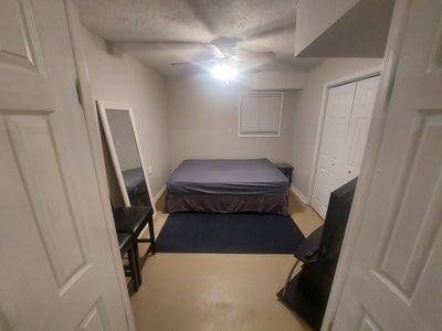One Room lodging space with access to common area  Main Photo