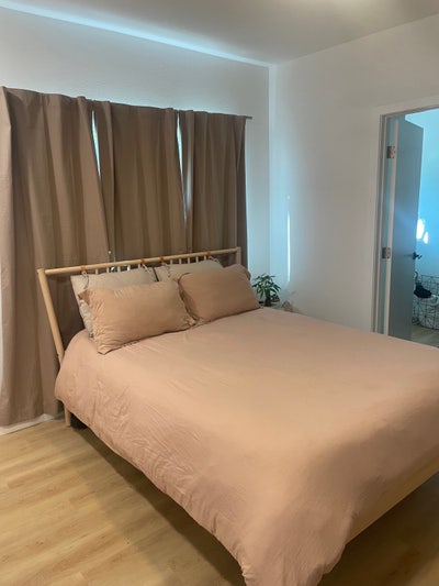 Clean and Quiet Room Available Utilities Included Main Photo