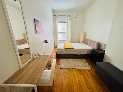 Room for rent in a beautiful 2-bedroom apartment Main Photo