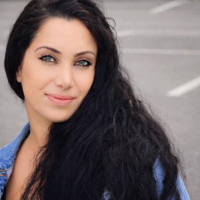 Responsible woman looking for Los Angeles room Main Photo