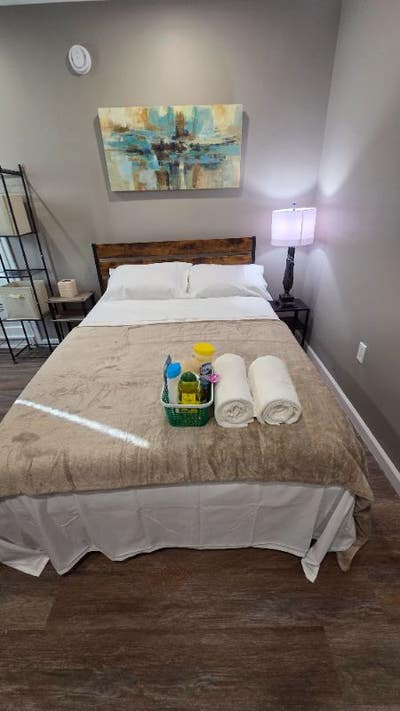 One Bedroom_Newly Fully renovatedfully furnishedc Main Photo