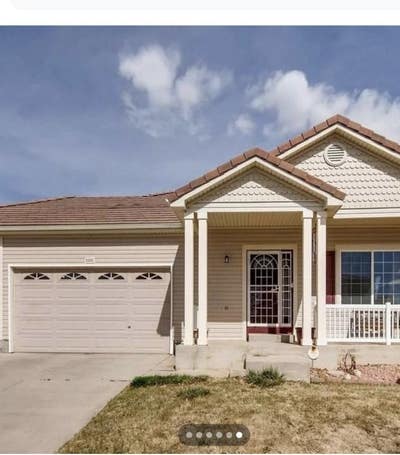 Quaint Room Main Photo