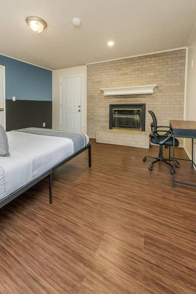  Comfy & Convenient Living in North Arlington Main Photo